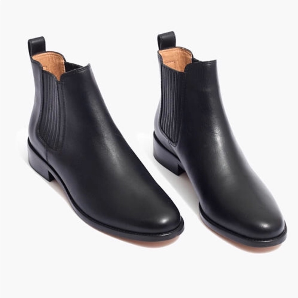 Madewell Ainsley Chelsea Boot - black size 7